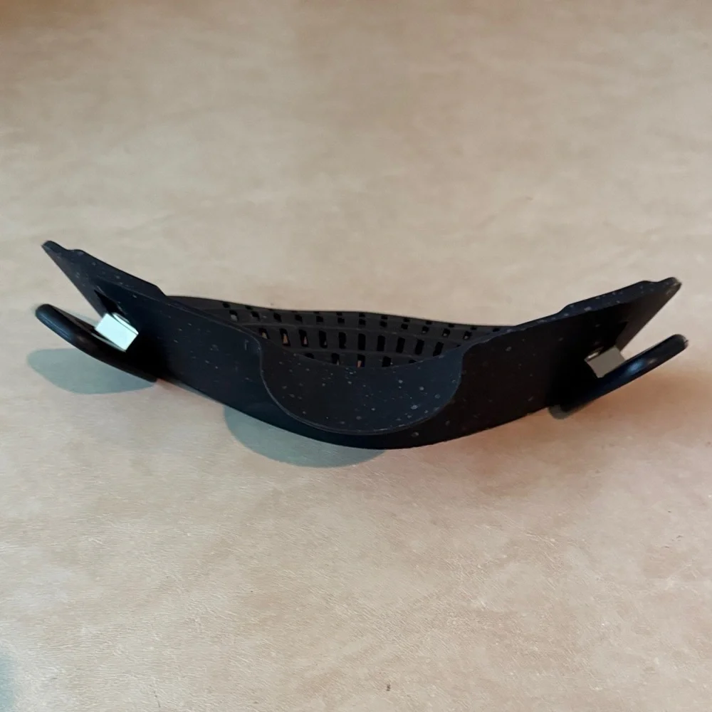 Black Clip-On Pot Strainer